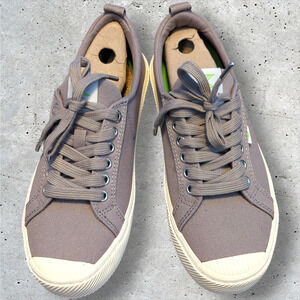 CARIUMA Mystic Gray Canvas Sneakers Low Profile Tennis Shoes Women's 9.5 NEW